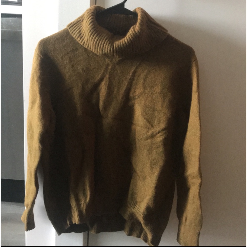 Turtle neck sweater size s